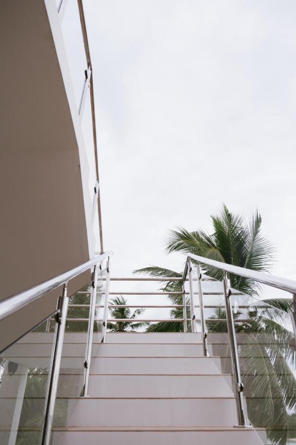 Reef Edge Hotel Thulusdhoo Buitenkant foto