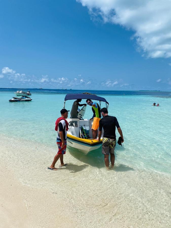 Reef Edge Hotel Thulusdhoo Buitenkant foto