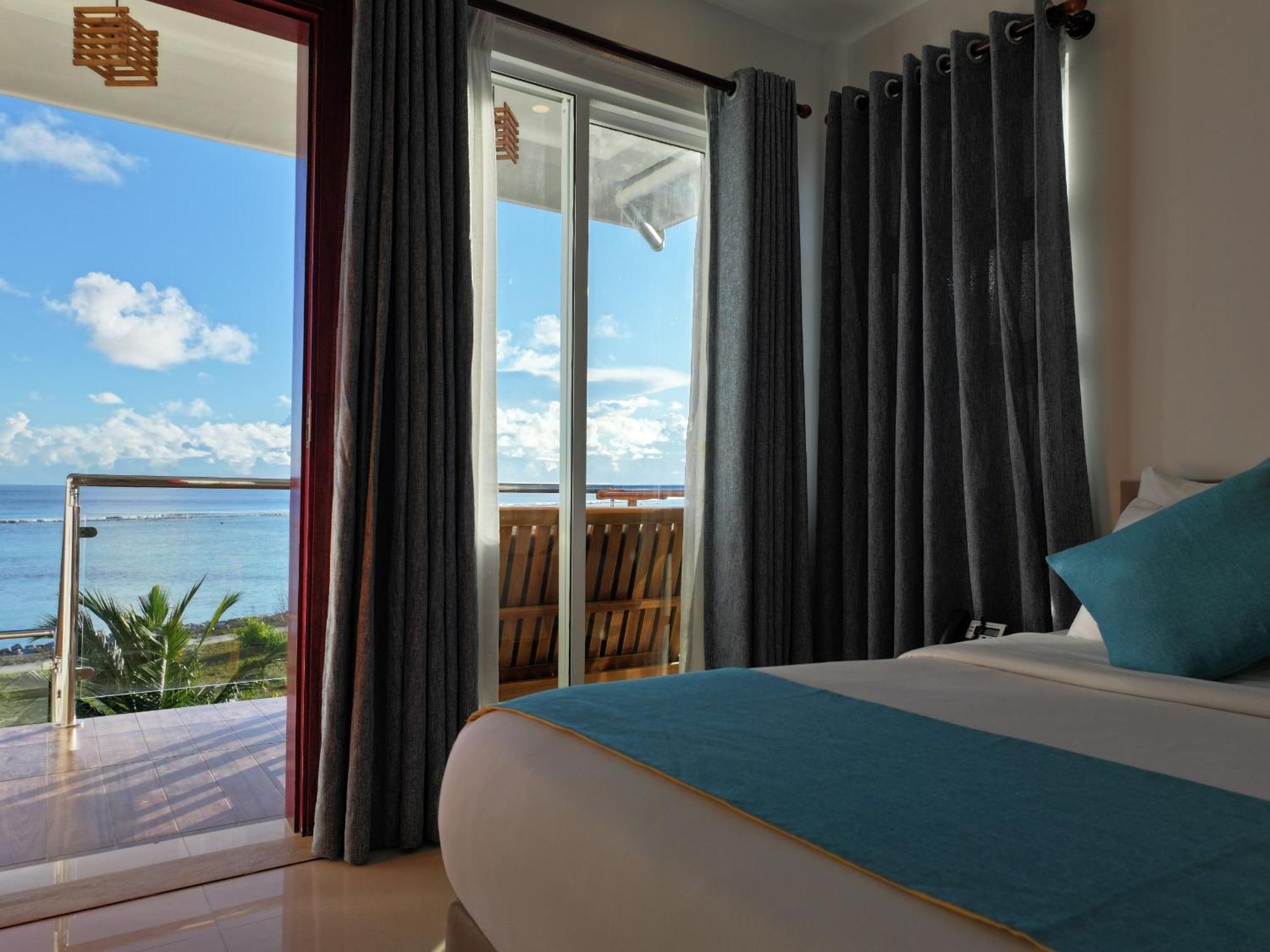 Reef Edge Hotel Thulusdhoo Buitenkant foto