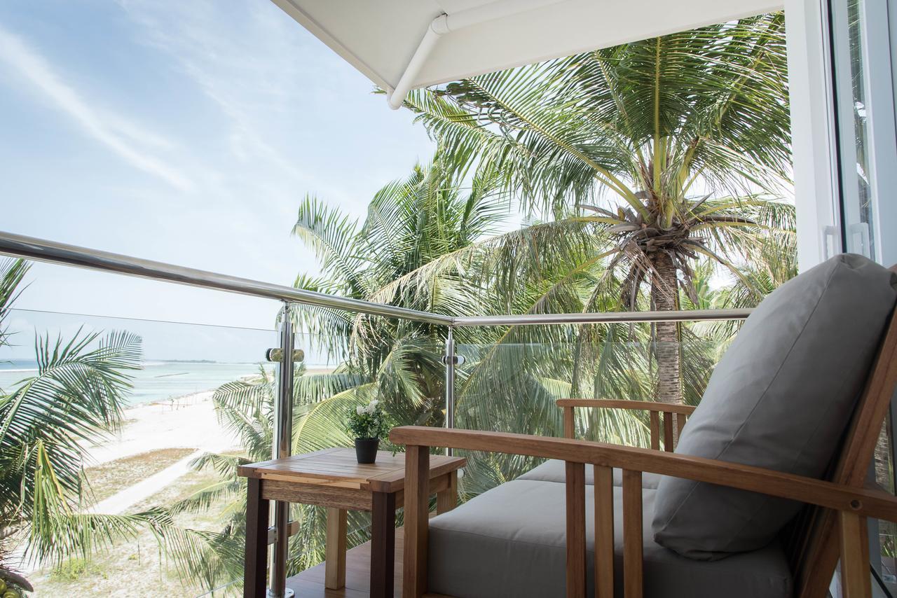 Reef Edge Hotel Thulusdhoo Buitenkant foto